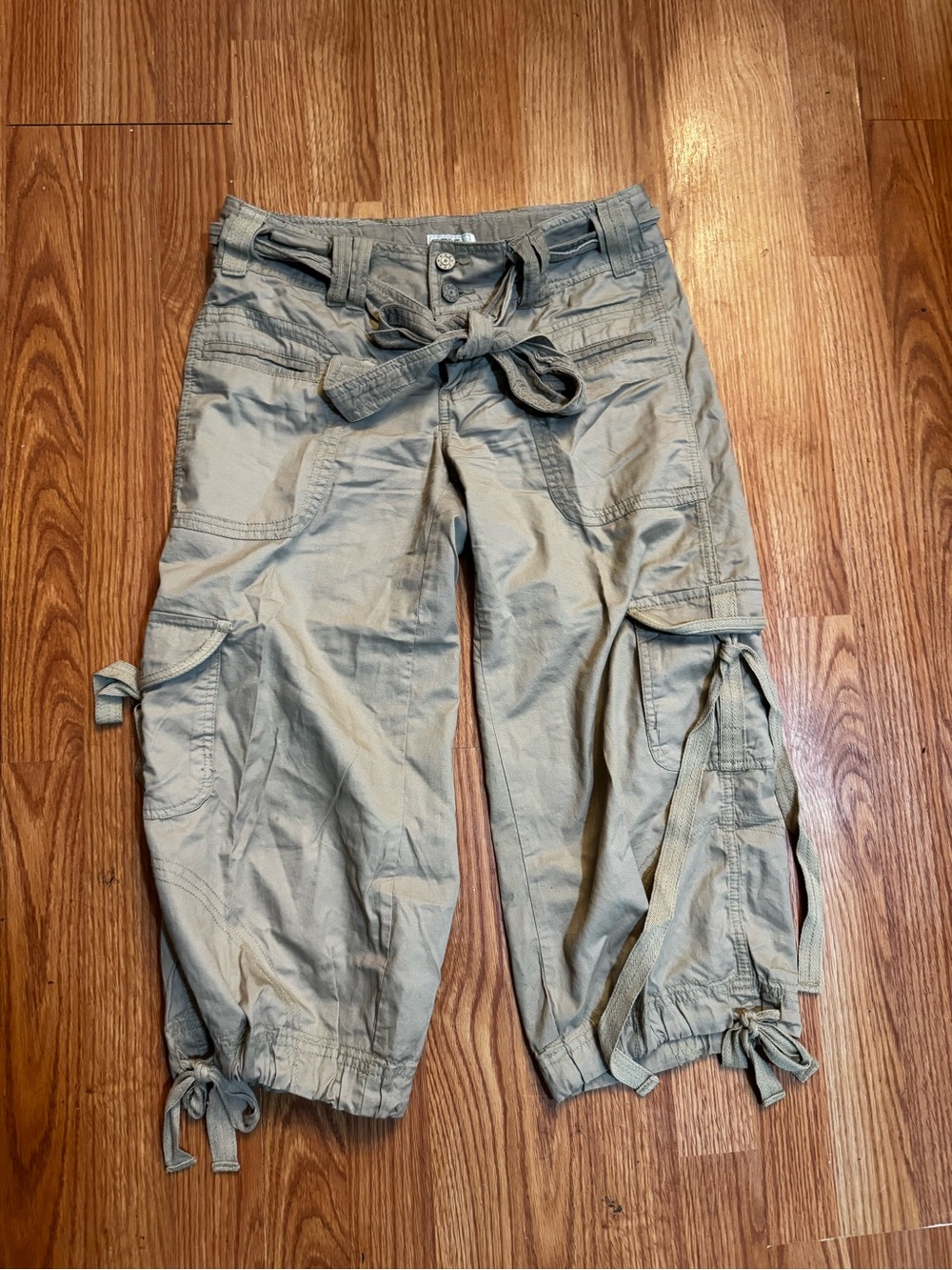 Cargo Capris